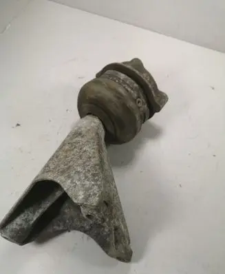 Audi A8 S8 D3 4E Engine mount bracket