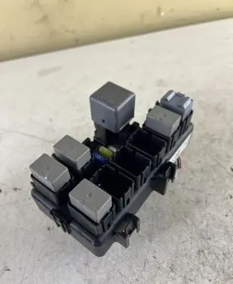 Subaru Outback Fuse module LB800100B