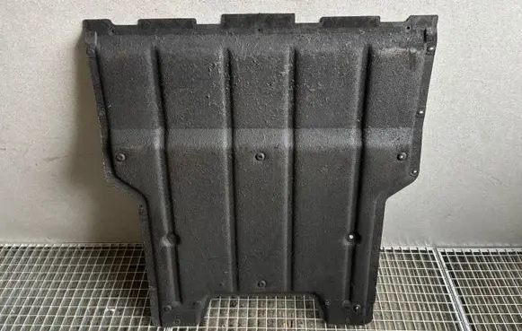 Audi Q3 8U Engine splash shield/under tray 8u0863821