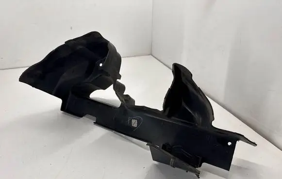 Ford Mustang VI Intercooler air guide/duct channel FR3B8103CH