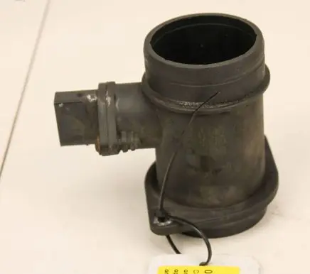 Volkswagen Polo V 6R Mass air flow meter 0281002216