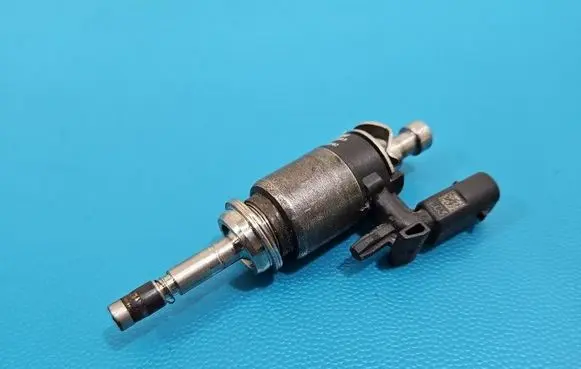 Skoda Octavia Mk3 (5E) Fuel injector 05E906036F IMPRK1576892