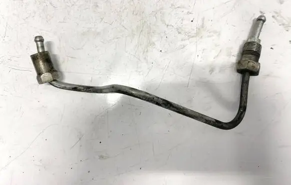 Toyota Avensis T220 Fuel line pipe 