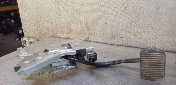 Volvo XC90 Brake pedal 
