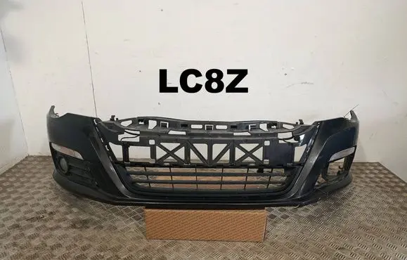 Volkswagen PASSAT CC Front bumper 