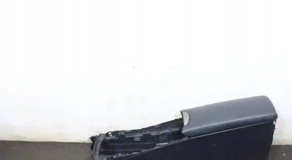 Toyota Avensis Verso Center console