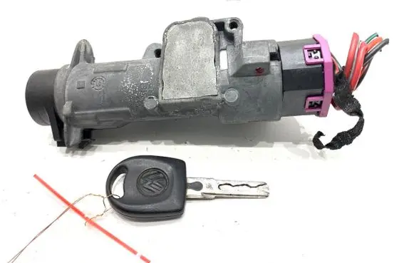 Volkswagen Polo IV 9N3 Ignition lock 4B0905851C