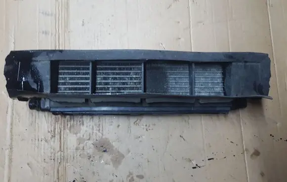 Mercedes-Benz S W140 Engine oil radiator 2321120001