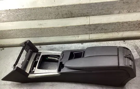 Mercedes-Benz E W212 Center console A212680005000 A2046800179