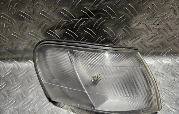 Toyota Corolla E100 Front indicator light 01850474 020514