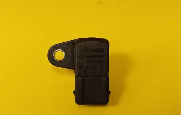 Hyundai Accent Air pressure sensor 3933022000 9470930002