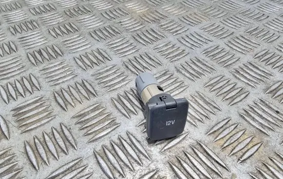 Ford S-MAX 12 V Socket (front) 