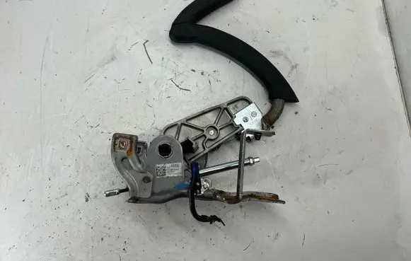 Buick Encore I Handbrake/parking brake lever assembly 42576659