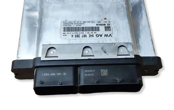 Skoda Octavia Mk3 (5E) Engine control unit/module 04E907309A 0261S07726