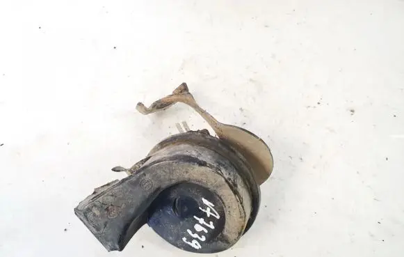 Volkswagen Golf V Horn signal e9001157