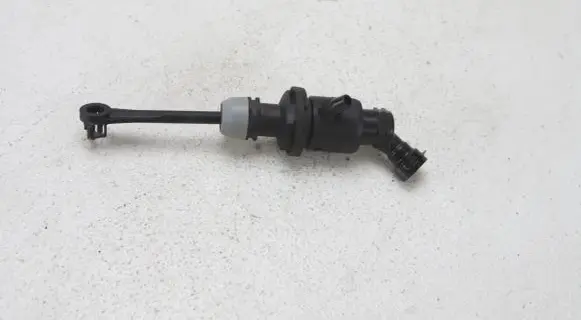 Nissan X-Trail T32 Clutch slave cylinder 30610-4BE0B 306104BE0B