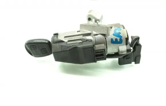 Toyota Corolla E120 E130 Ignition lock 45020024
