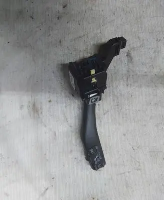 Volkswagen Touran I Indicator stalk 1K0953513G 01103512