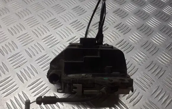 Renault Megane II Front door lock