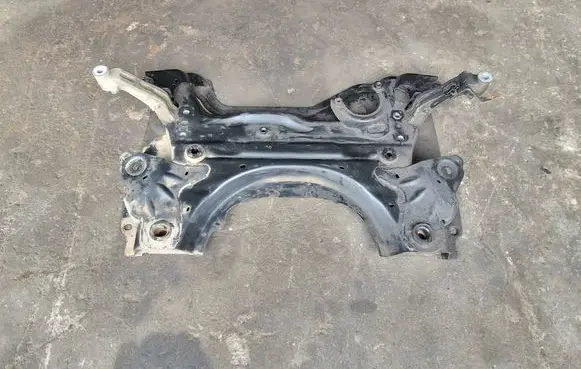 Peugeot 308 Front subframe 889015