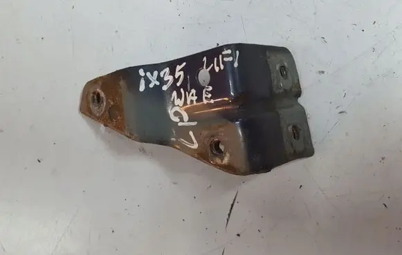 Hyundai ix35 Fender mounting bracket