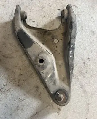 Dacia Logan I Front lower control arm/wishbone