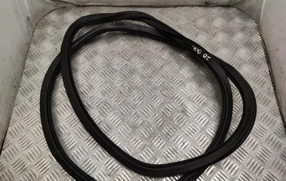 Audi A8 S8 D4 4H Rubber seal rear door 4H0833721D