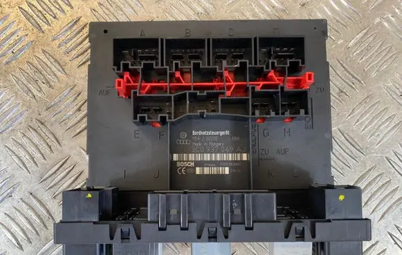 Volkswagen PASSAT B6 Comfort/convenience module 3C0937049AJ H54S2202 F005V00661