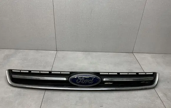 Ford Kuga II Front bumper upper radiator grill CV448150AE