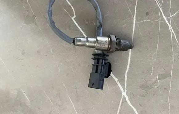 Citroen C5 Aircross Lambda probe sensor 9813838380
