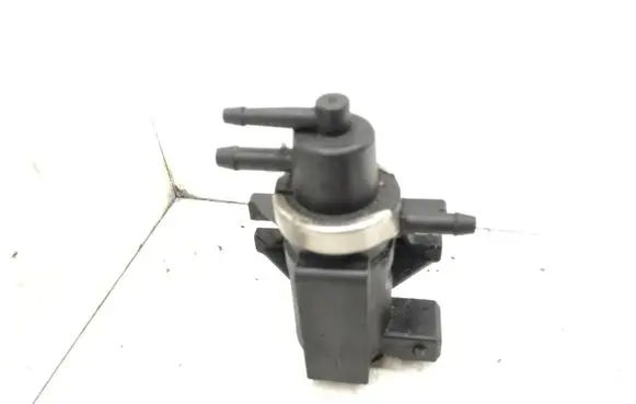 Volvo S40, V40 Turbo solenoid valve 72190343 30618057