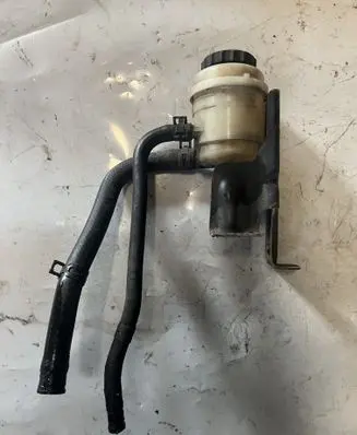 KIA Sorento Power steering fluid tank/reservoir 