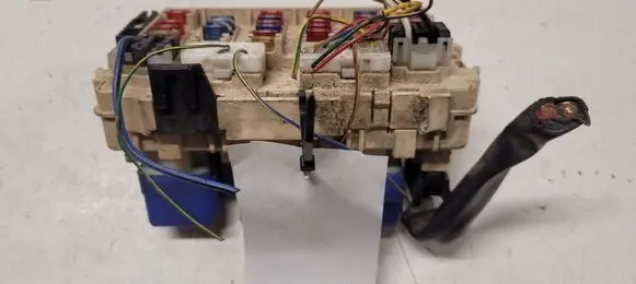 Nissan X-Trail T30 Fuse module