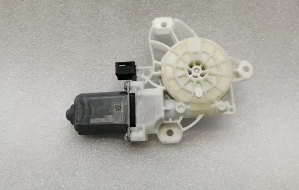 Mercedes-Benz A W177 AMG Front door window regulator motor A0009065806
