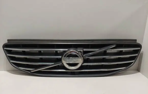 Volvo XC60 Front bumper upper radiator grill 31333832 31386518 31333836