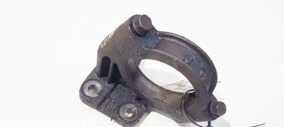 Volvo S40, V40 Engine mounting bracket