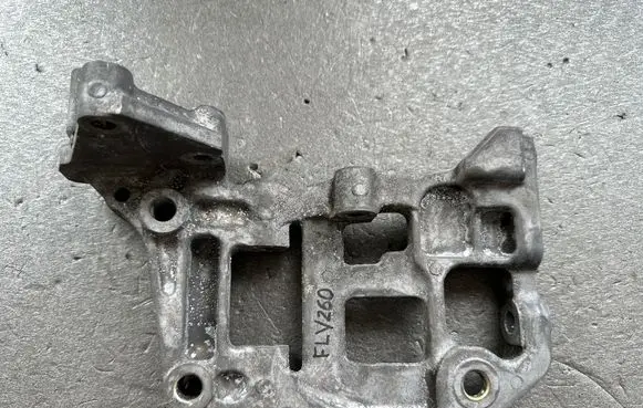 Nissan Patrol Y61 A/C compressor mount bracket 119105S900