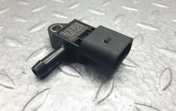 Skoda Rapid (NH) Exhaust gas pressure sensor 0281006222 04L906051B 04L145049L
