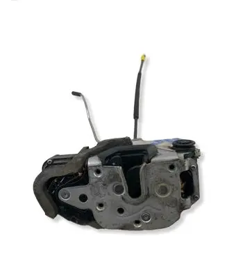 Opel Astra J Rear door lock 13579555