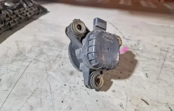 Toyota Prius+ (ZVW40) Electric auxiliary coolant/water pump G904052010