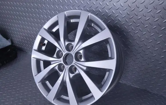 R16 alloy rim
