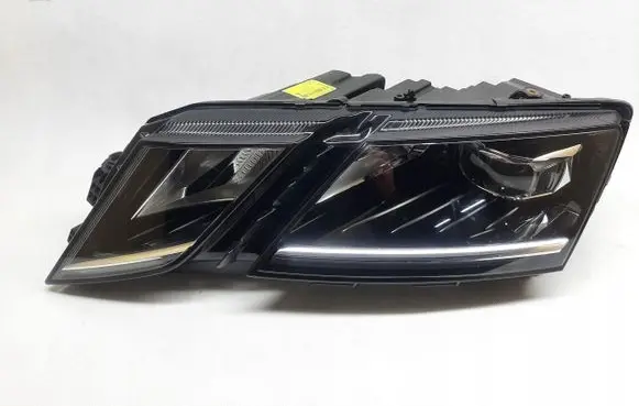 Skoda Octavia Mk3 (5E) Headlight/headlamp 5E1941015D