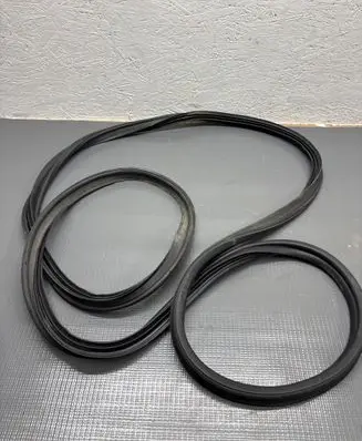 Hyundai Ioniq 5 Trunk rubber seal (body) 
