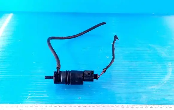 Volkswagen Crafter Windscreen/windshield washer pump 2218690121 328232