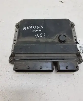 Toyota Avensis T270 Engine control unit/module 8966105D61