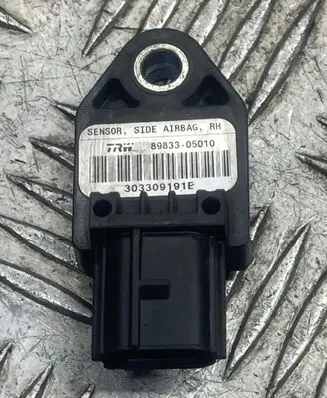 Volkswagen Golf IV Airbag deployment crash/impact sensor 8983305010 303309191E