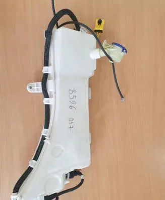 Citroen DS7 Crossback Windshield washer fluid reservoir/tank