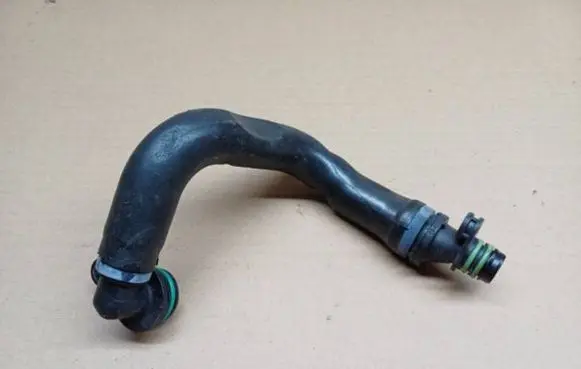 Skoda Scala Breather/breather pipe/hose 04C103474E