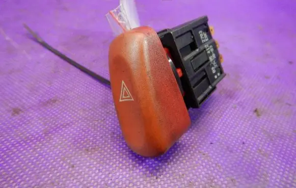 Opel Agila A Hazard light switch 