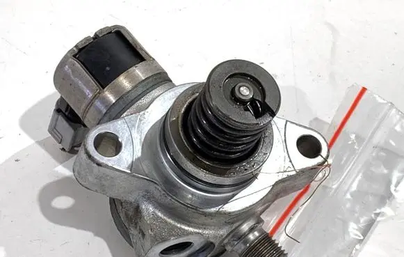 Mazda 3 II Fuel injection high pressure pump 2951000553